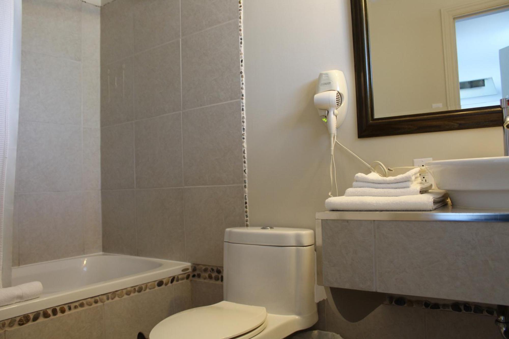Le Marigot Otel Vaudreuil-Dorion Dış mekan fotoğraf